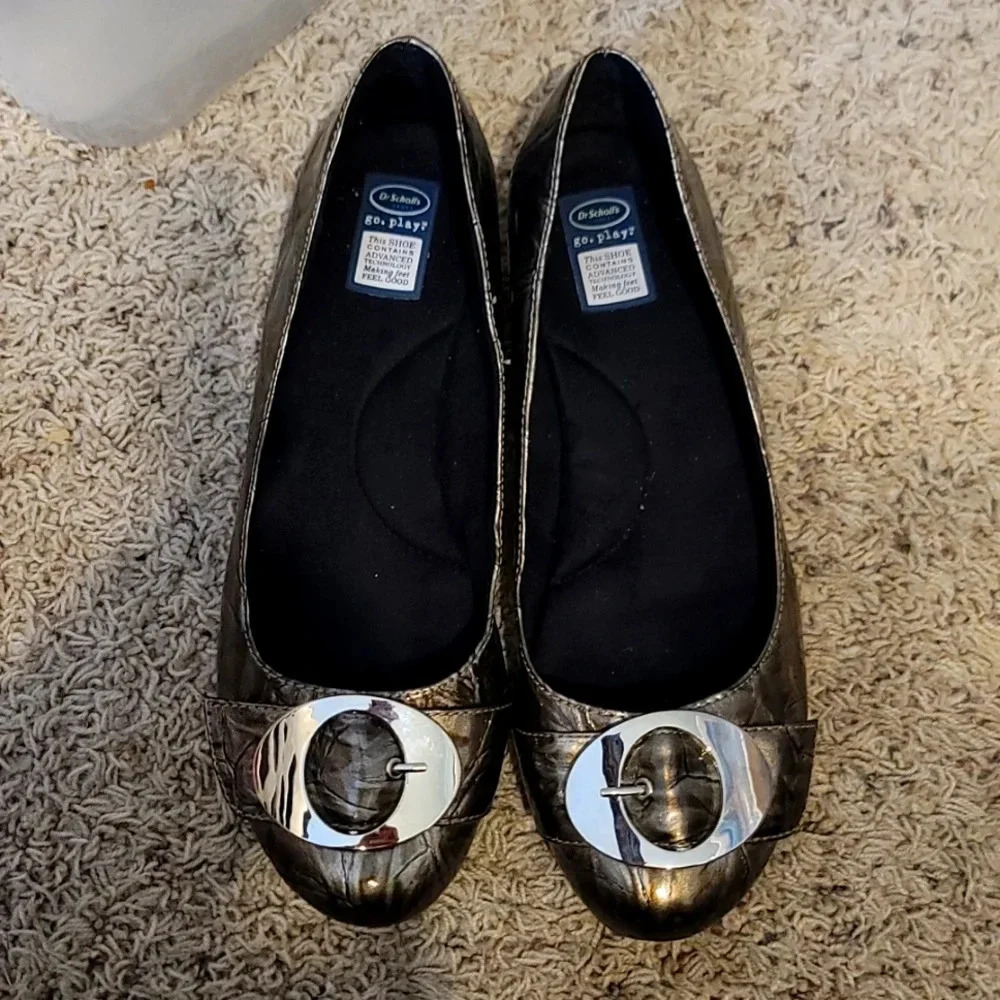 Dr. Scholl's Habit Patent leather flats. Metallic grey.       NWOT